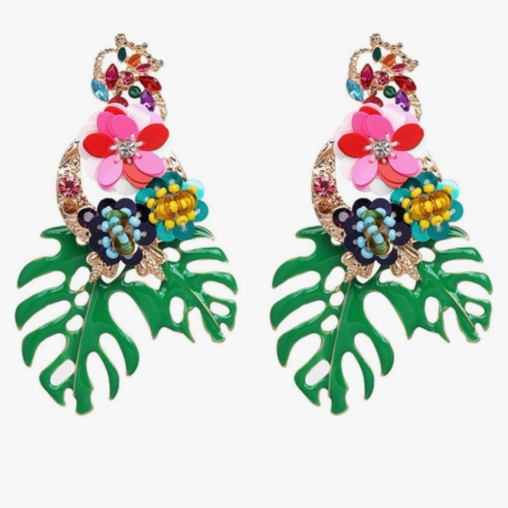 Beautiful New statement earrings